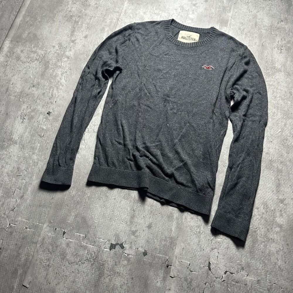 Hollister-co Men's Grey and Black Jumper